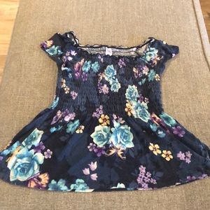 Ruffle peasant shirt